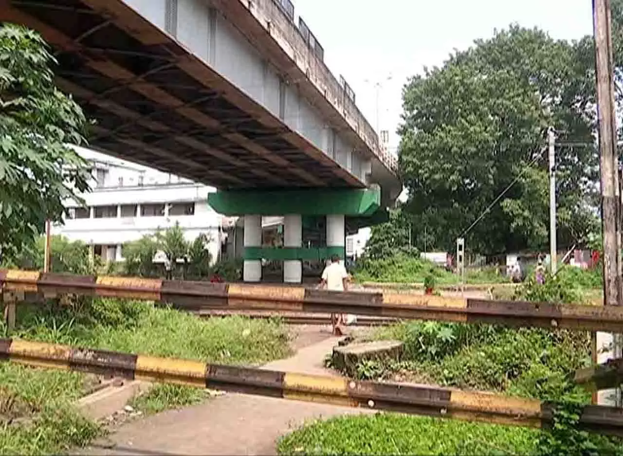 Odisha: रेलवे ट्रैक के पास युवती से बलात्कार, दो आरोपी हिरासत में Odisha: रेलवे ट्रैक के पास युवती से बलात्कार, दो आरोपी हिरासत में