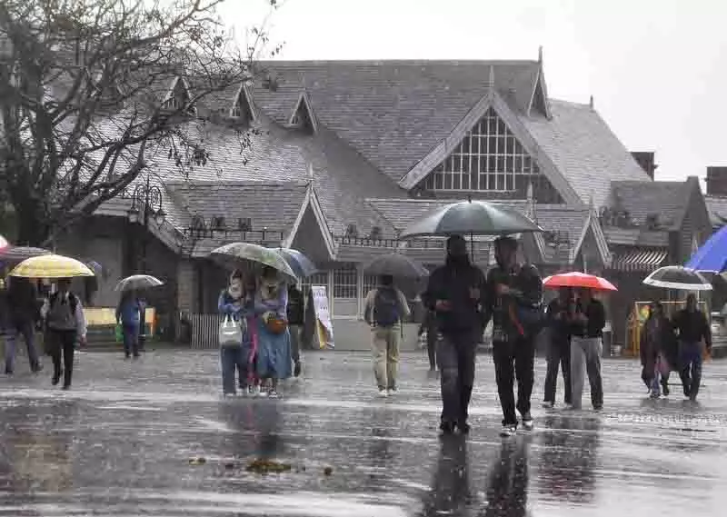 Himachal में औसत तापमान 11.5 डिग्री सेल्सियस तक गिरने से ठंड बढ़ी Himachal में औसत तापमान 11.5 डिग्री सेल्सियस तक गिरने से ठंड बढ़ी