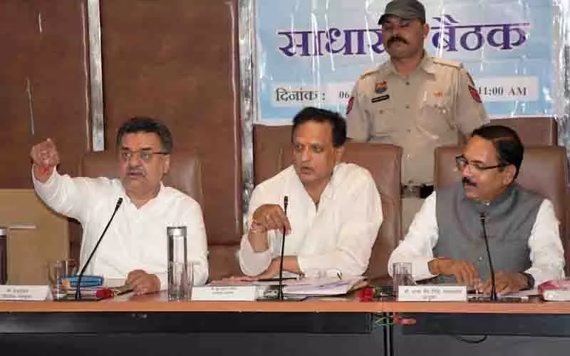 Panchkula MC ने तीन सेक्टरों में पेड पार्किंग खत्म की, कचरा कर माफ किया Panchkula MC ने तीन सेक्टरों में पेड पार्किंग खत्म की, कचरा कर माफ किया