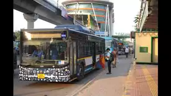 अंतिम छोर तक संपर्क की कमी से न्यू Gurugram के स्थानीय लोग फंसे अंतिम छोर तक संपर्क की कमी से न्यू Gurugram के स्थानीय लोग फंसे