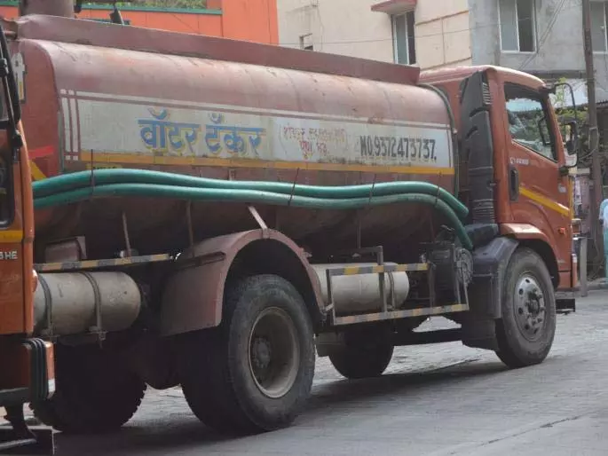 पानी के टैंकर ने डेढ़ साल की बच्ची को कुचला; Kharadi में हादसा पानी के टैंकर ने डेढ़ साल की बच्ची को कुचला; Kharadi में हादसा