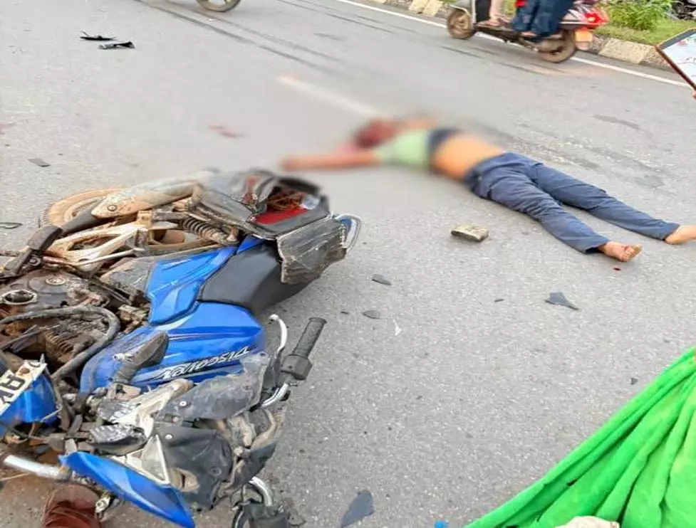 नेशनल हाईवे बरपाली पर बाइक भिड़ंत में CRPF जवान और युवक की मौत नेशनल हाईवे बरपाली पर बाइक भिड़ंत में CRPF जवान और युवक की मौत
