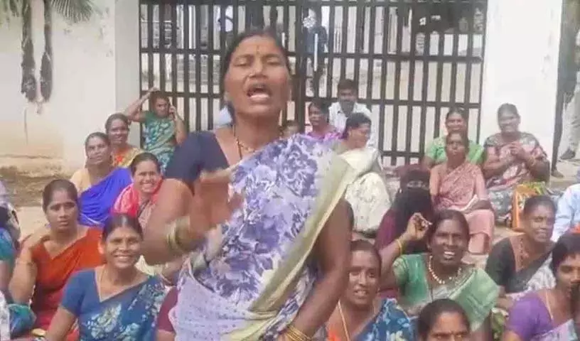 Kalvakurthi कांग्रेस विधायक कैंप कार्यालय की घेराबंदी Kalvakurthi कांग्रेस विधायक कैंप कार्यालय की घेराबंदी