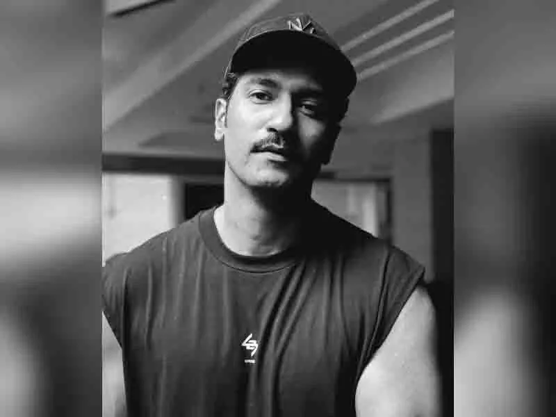पिता बनने की तैयारी में Vicky Kaushal, फिटनेस रूटीन से दी झलक पिता बनने की तैयारी में Vicky Kaushal, फिटनेस रूटीन से दी झलक