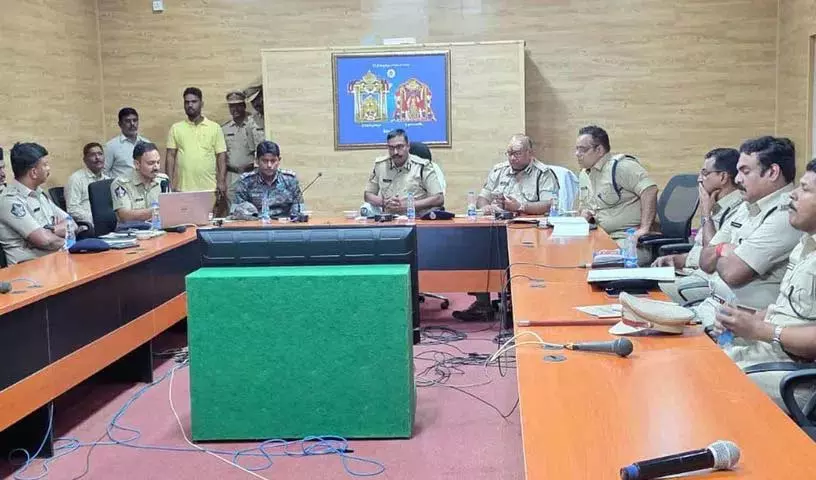 प्रधानमंत्री की श्रीशैलम यात्रा के लिए सुरक्षा व्यवस्था की समीक्षा प्रधानमंत्री की श्रीशैलम यात्रा के लिए सुरक्षा व्यवस्था की समीक्षा