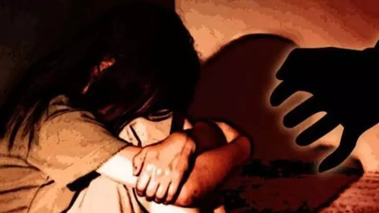 नाबालिग से सामूहिक बलात्कार के आरोपी को पुलिस ने शॉर्ट्स पहने जलाशयों से पकड़ा नाबालिग से सामूहिक बलात्कार के आरोपी को पुलिस ने शॉर्ट्स पहने जलाशयों से पकड़ा