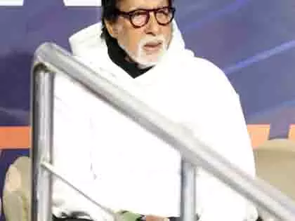 अमिताभ बच्चन के जन्मदिन पर उनकी आंखें क्यों नम हो गईं? अमिताभ बच्चन के जन्मदिन पर उनकी आंखें क्यों नम हो गईं?