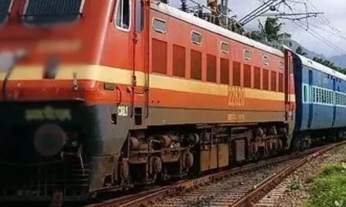 दिवाली मनाने घर लौट रहे मजदूर की ट्रेन में मौत, भीड़ की वजह से बिगड़ी तबीयत दिवाली मनाने घर लौट रहे मजदूर की ट्रेन में मौत, भीड़ की वजह से बिगड़ी तबीयत