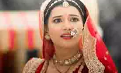 Yeh Rishta Kya Kehlata Hai : अभीरा ने किसिंग सीन करने पर तोड़ी चुप्पी Yeh Rishta Kya Kehlata Hai : अभीरा ने किसिंग सीन करने पर तोड़ी चुप्पी