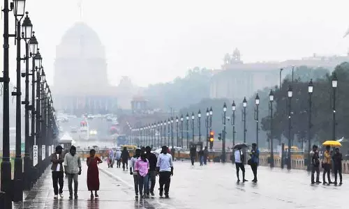 दिल्ली-एनसीआर में बारिश, उमस भरे मौसम से राहत