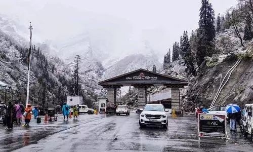 हिमाचल में ताजा बर्फबारी, उत्तर भारत में भारी बारिश, दिल्ली में तापमान ठंडा हिमाचल में ताजा बर्फबारी, उत्तर भारत में भारी बारिश, दिल्ली में तापमान ठंडा