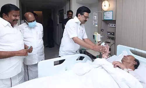 CM स्टालिन ने रामदास और वाइको से मुलाकात की और उनका कुशलक्षेम पूछा CM स्टालिन ने रामदास और वाइको से मुलाकात की और उनका कुशलक्षेम पूछा