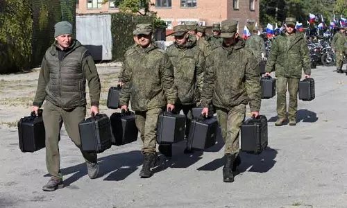 Russia का दावा: 251 यूक्रेनी ड्रोन मार गिराए, 61 काला सागर के ऊपर