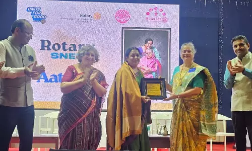 Nashik : सामाजिक कार्यकर्ता ममता सिंधुताई सपकाल को स्नेह पुरस्कार से सम्मानित किया गया