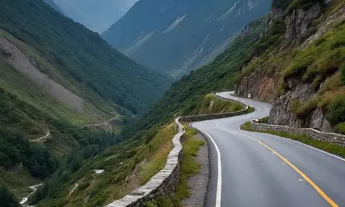 पुंछ-तंगमर्ग सड़क निर्माण कार्य आखिरकार शुरू पुंछ-तंगमर्ग सड़क निर्माण कार्य आखिरकार शुरू