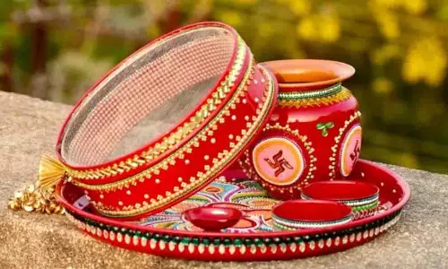 Karwa Chauth 2025: जानिए करवा चौथ पर चांद को मिट्टी के करवे से ही अर्घ्य क्यों दिया जाता है
