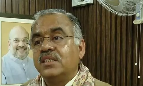 वोट बैंक की राजनीति पर तरुण चुघ का निशाना, ओवैसी पर लगाया आरोप वोट बैंक की राजनीति पर तरुण चुघ का निशाना, ओवैसी पर लगाया आरोप