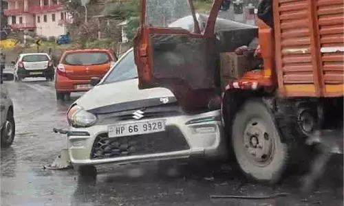 Himachal: टेंपो-कार की हुई भीषण टक्कर, 17 साल के किशोर की मौत