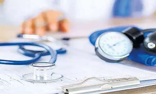 UP : मुस्लिम महिला ने डॉक्टर पर इलाज करने से इनकार करने का आरोप लगाया UP : मुस्लिम महिला ने डॉक्टर पर इलाज करने से इनकार करने का आरोप लगाया