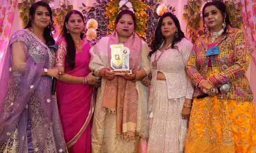 Jalandhar: रैंप वॉक से करवा चौथ से पहले के उत्सव की शुरुआत हुई Jalandhar: रैंप वॉक से करवा चौथ से पहले के उत्सव की शुरुआत हुई