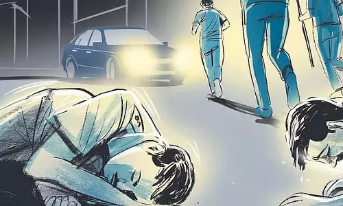 Bengaluru : चाय की दुकान पर चाय पी रहे कैब ड्राइवरों पर बदमाशों ने किया हमला Bengaluru : चाय की दुकान पर चाय पी रहे कैब ड्राइवरों पर बदमाशों ने किया हमला