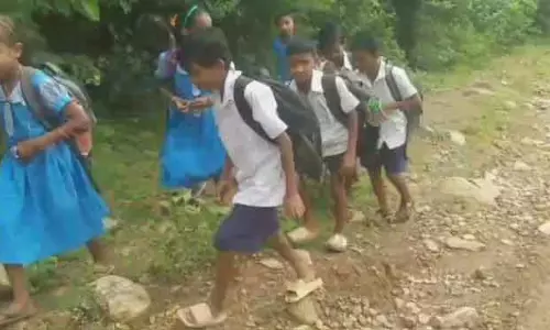 Paralakhemundi दशकों का इंतज़ार: चार गजपति गांवों तक सड़क नहीं Paralakhemundi दशकों का इंतज़ार: चार गजपति गांवों तक सड़क नहीं