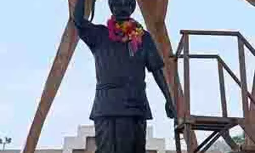 KTR, हरीश ने आदिवासी महापुरुष कुमराम भीम की पुण्यतिथि पर श्रद्धांजलि अर्पित की KTR, हरीश ने आदिवासी महापुरुष कुमराम भीम की पुण्यतिथि पर श्रद्धांजलि अर्पित की