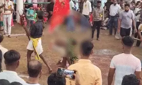 देवी आने पर बैगा पी गया बकरे का खून, 500 साल पूरानी परंपरा