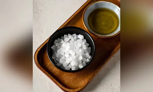 सिर्फ पूजा की सामग्री नहीं, सेहत का खजाना है कपूर! आयुर्वेद से जानें इसके फायदे