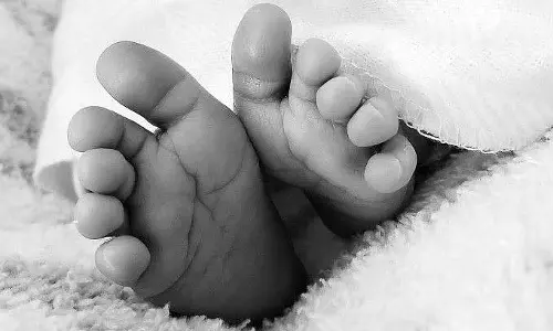 MP : सीहोर में झोलाछाप डॉक्टर द्वारा सर्दी-खांसी का इंजेक्शन लगाने से 2 साल की बच्ची की मौत MP : सीहोर में झोलाछाप डॉक्टर द्वारा सर्दी-खांसी का इंजेक्शन लगाने से 2 साल की बच्ची की मौत