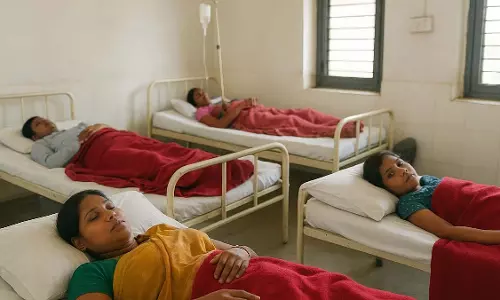 दूषित पानी पीने से 40 से ज़्यादा लोग बीमार; कुछ दिन पहले ही साफ़ हुई थी टंकी दूषित पानी पीने से 40 से ज़्यादा लोग बीमार; कुछ दिन पहले ही साफ़ हुई थी टंकी