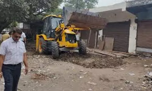 Bareilly: नगर निगम ने अतिक्रमण हटाने में की बड़ी कार्रवाई Bareilly: नगर निगम ने अतिक्रमण हटाने में की बड़ी कार्रवाई