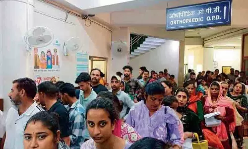 Himachal में नीतिगत पक्षाघात की कीमत मरीज़ों को चुकानी पड़ रही Himachal में नीतिगत पक्षाघात की कीमत मरीज़ों को चुकानी पड़ रही