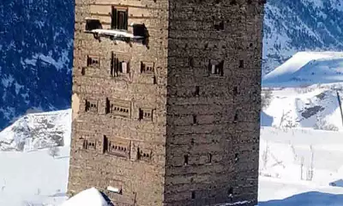 Himachal: गोंधला किला, हिमालय का एक प्रहरी अब खामोश होता जा रहा Himachal: गोंधला किला, हिमालय का एक प्रहरी अब खामोश होता जा रहा
