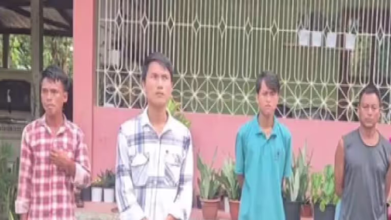 Odisha में धोखेबाजों के चंगुल में फंसे चार असमिया मजदूरों को पुलिस के हस्तक्षेप के बाद बचाया गया Odisha में धोखेबाजों के चंगुल में फंसे चार असमिया मजदूरों को पुलिस के हस्तक्षेप के बाद बचाया गया