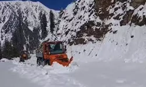 Shopian: बर्फ हटाने का अभियान शुरू, मुगल रोड पर यातायात आसान होगा