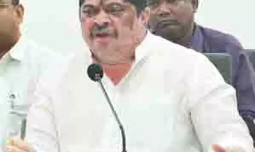 Telangana मंत्री की भैंस वाली टिप्पणी पर कांग्रेस हुई शर्मिंदा Telangana मंत्री की भैंस वाली टिप्पणी पर कांग्रेस हुई शर्मिंदा