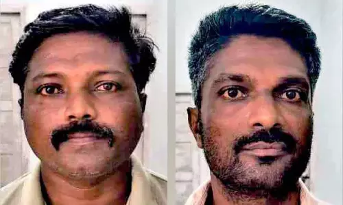Kerala : नशे में धुत चालक ने कार दुर्घटना में जान गंवाई, एक घायल, दो गिरफ्तार Kerala : नशे में धुत चालक ने कार दुर्घटना में जान गंवाई, एक घायल, दो गिरफ्तार