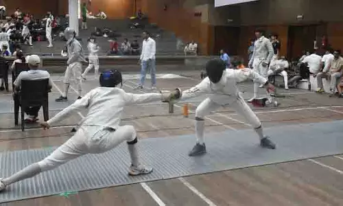 Chandigarh: प्रांशी ने राज्य स्तरीय तलवारबाजी प्रतियोगिता में स्वर्ण पदक जीता