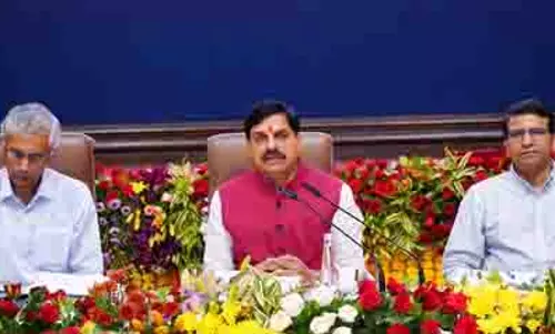 मध्य प्रदेश के CM ने अफसरों से कहा – जैविक खेती को बढ़ावा दें मध्य प्रदेश के CM ने अफसरों से कहा – जैविक खेती को बढ़ावा दें