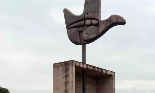 Chandigarh: वित्तीय शक्तियां वापस लिए जाने के बाद केंद्र शासित प्रदेश में नागरिक कार्य ठप