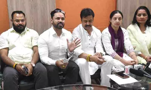 Chandigarh: अगले दिन, चार पार्षदों ने मेयर के आरोपों का खंडन किया Chandigarh: अगले दिन, चार पार्षदों ने मेयर के आरोपों का खंडन किया