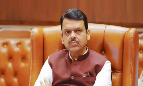विपक्ष ने CM Fadnavis के उस वीडियो को प्रमुखता से उठाया, उनकी राजनीति की आलोचना की