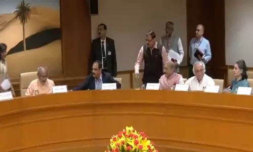 राज्यसभा के सभापति राधाकृष्णन ने राजनीतिक दलों के सदन नेताओं के साथ बैठक की अध्यक्षता की राज्यसभा के सभापति राधाकृष्णन ने राजनीतिक दलों के सदन नेताओं के साथ बैठक की अध्यक्षता की