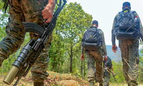 Rajouri में पुलिस और आतंकवादियों के बीच मुठभेड़