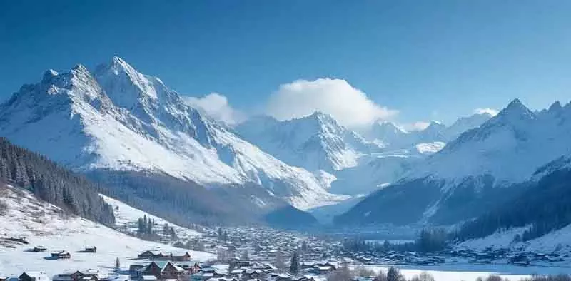 पहलगाम और डक्सुम में सुबह-सुबह बर्फबारी पहलगाम और डक्सुम में सुबह-सुबह बर्फबारी