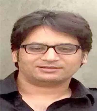 आरिफ लैगारू ने अग्नि पीड़ितों के पुनर्वास के लिए DC Srinagar से की अपील आरिफ लैगारू ने अग्नि पीड़ितों के पुनर्वास के लिए DC Srinagar से की अपील