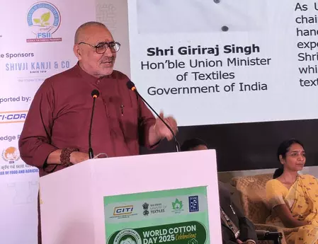 वस्त्र उद्योग के लिए खुलेंगे नए अवसर, निर्यात को 2030 तक 100 अरब पहुंचाना प्राथमिकता : गिरिराज सिंह वस्त्र उद्योग के लिए खुलेंगे नए अवसर, निर्यात को 2030 तक 100 अरब पहुंचाना प्राथमिकता : गिरिराज सिंह