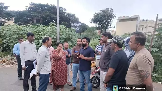 Bengaluru : उत्तर नगर निगम आयुक्त ने अधिकारियों को घर-घर जाकर कचरा इकट्ठा करने का निर्देश दिया Bengaluru : उत्तर नगर निगम आयुक्त ने अधिकारियों को घर-घर जाकर कचरा इकट्ठा करने का निर्देश दिया