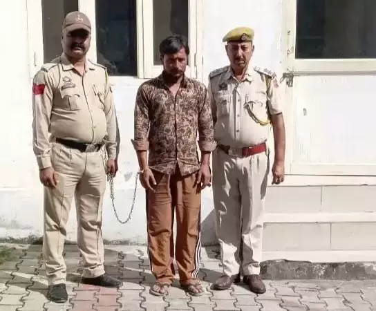 Kathua: गोवंश तस्कर पर 3 साल से चल रही तलाश, अब गिरफ्तारी Kathua: गोवंश तस्कर पर 3 साल से चल रही तलाश, अब गिरफ्तारी